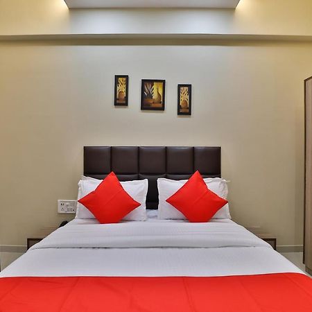 Oyo 28429 Hotel Citadel Сурат Экстерьер фото